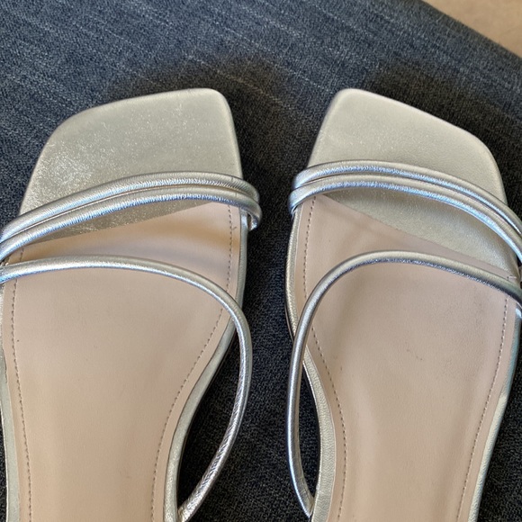 Sold - Picture 5 of 7